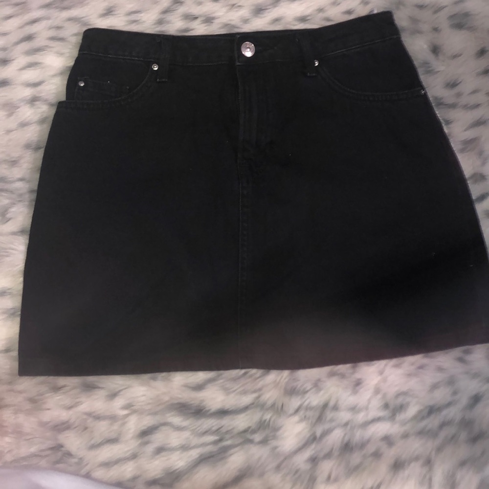 Black mini skirt